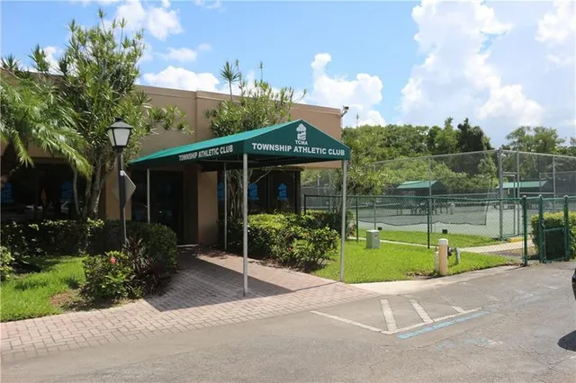 $295,000 | 4106 Carambola Circle South, Unit 2107, Coconut Creek, FL 33066