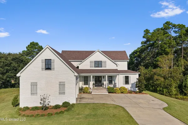 $949,900 | 407 Goose Pointe Boulevard, Biloxi, MS 39531