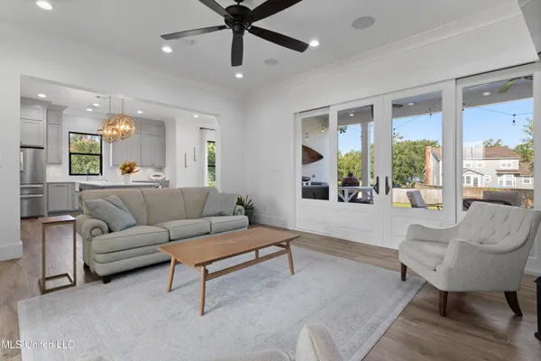 $949,900 | 407 Goose Pointe Boulevard, Biloxi, MS 39531