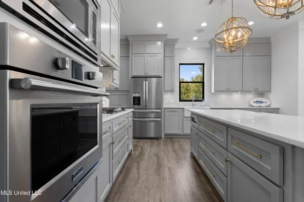 $949,900 | 407 Goose Pointe Boulevard, Biloxi, MS 39531