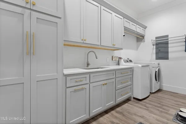 $949,900 | 407 Goose Pointe Boulevard, Biloxi, MS 39531