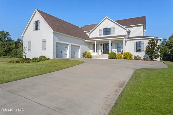 $949,900 | 407 Goose Pointe Boulevard, Biloxi, MS 39531