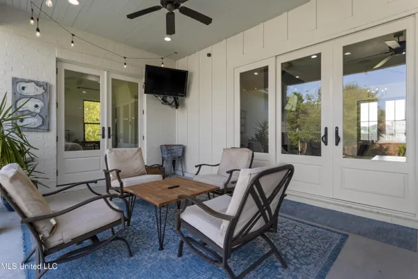 $949,900 | 407 Goose Pointe Boulevard, Biloxi, MS 39531