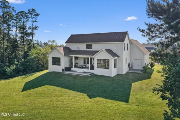 $949,900 | 407 Goose Pointe Boulevard, Biloxi, MS 39531