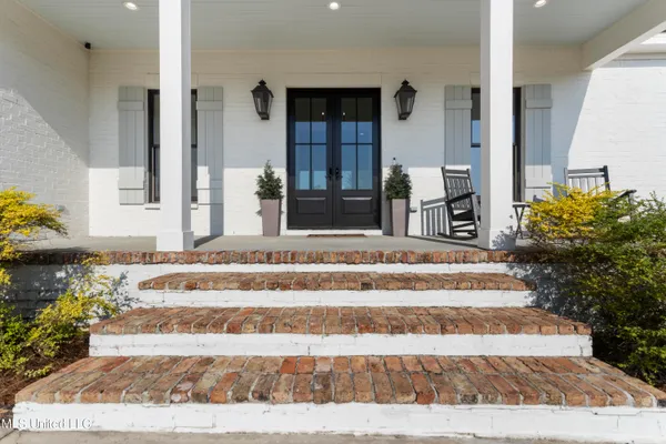 $949,900 | 407 Goose Pointe Boulevard, Biloxi, MS 39531