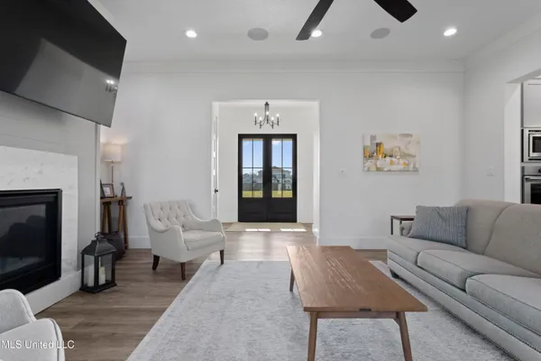 $949,900 | 407 Goose Pointe Boulevard, Biloxi, MS 39531