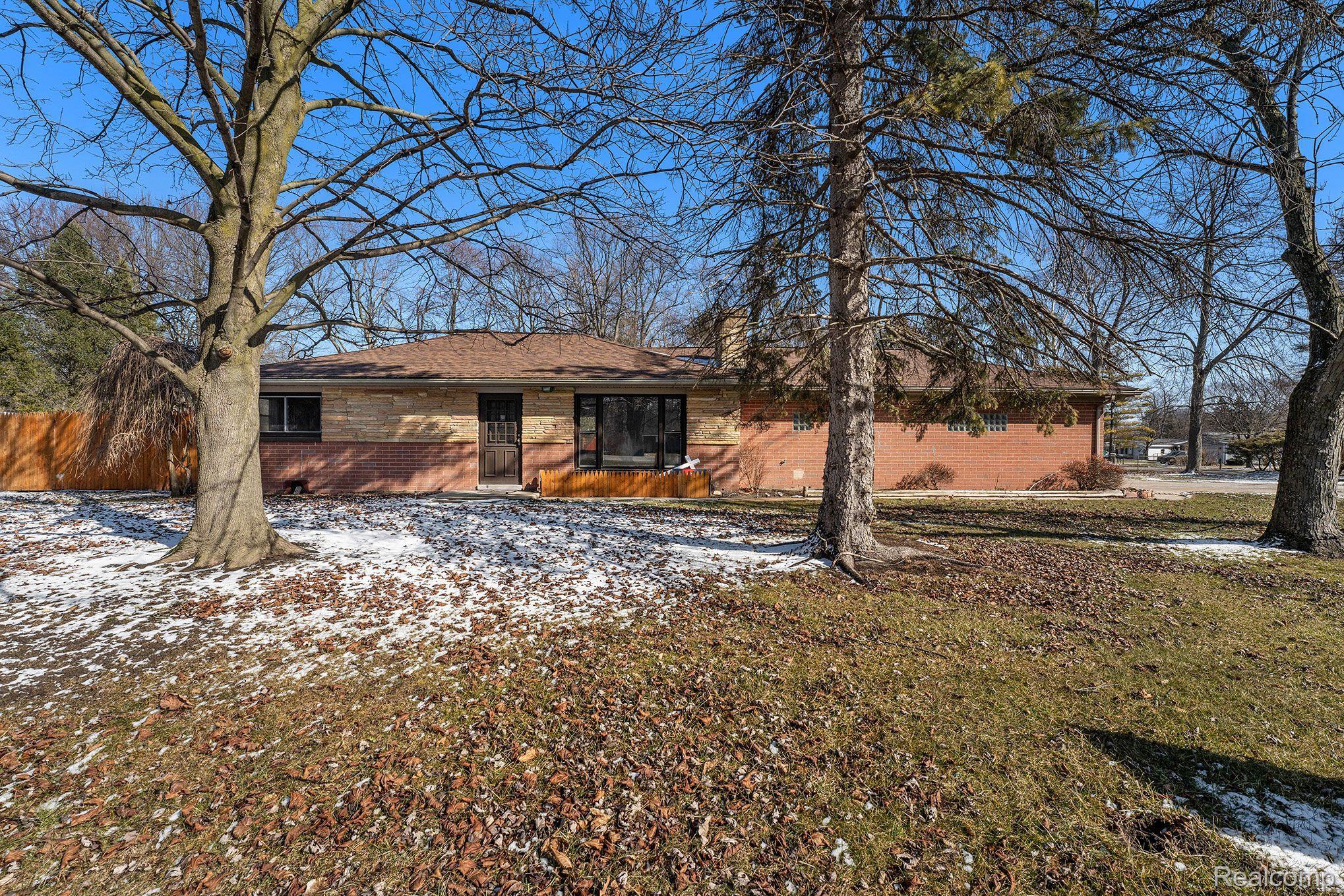 6040 Lakeshore Road Fort Gratiot, MI 48059 - Photo 1 of 21 Gallery Image 1