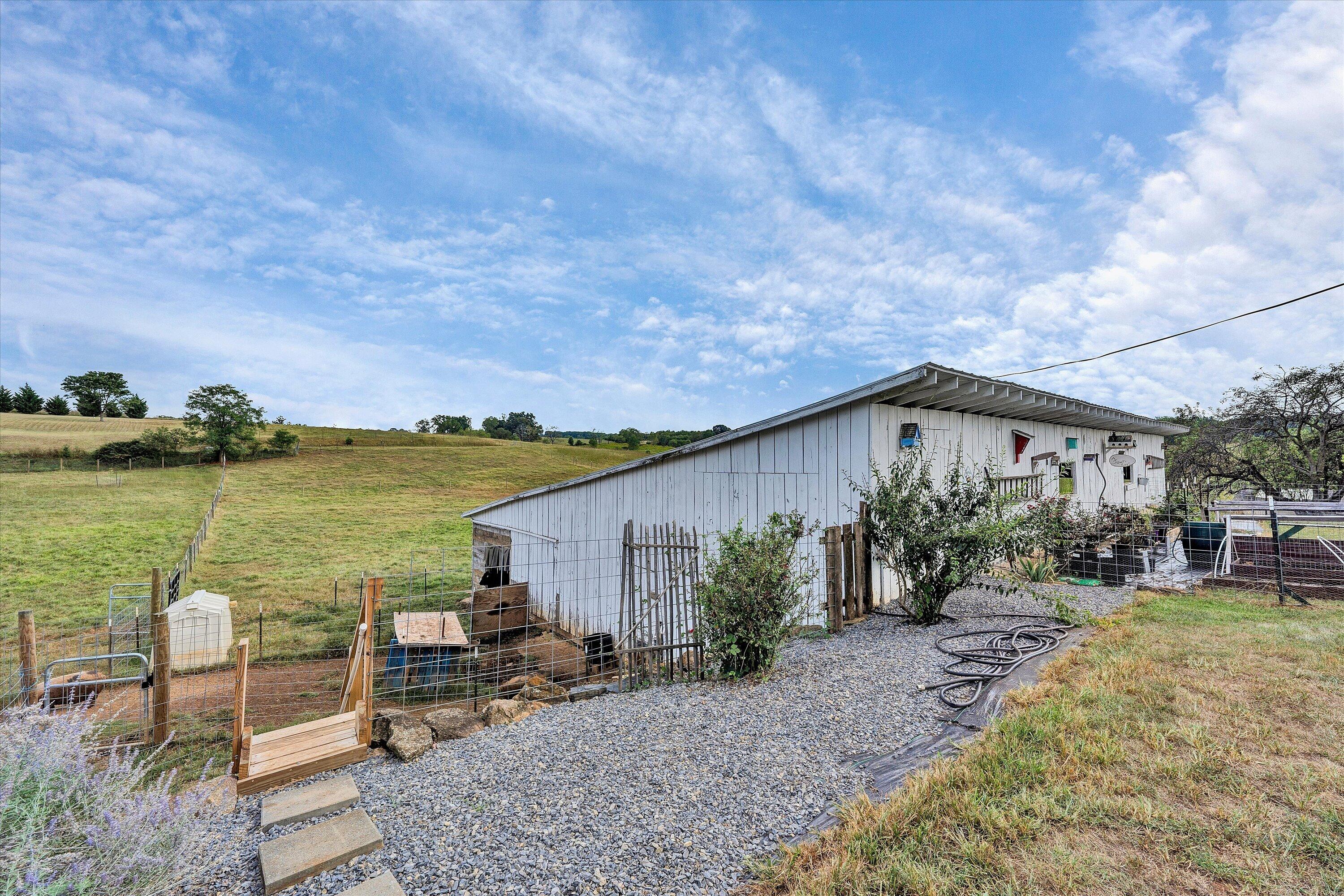 6200 Stewartsville Road Moneta, VA 24121 - Photo 48 of 71 47-DSC04227