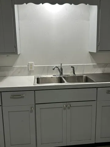 a close view of sink and tap