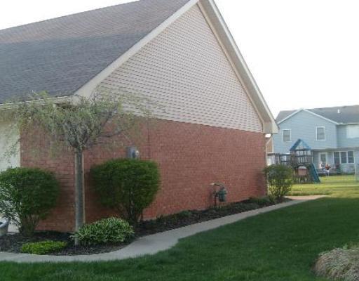 1358 Elizabeth Court, Unit 71 Springfield, OH 45503 - Photo 4 of 12