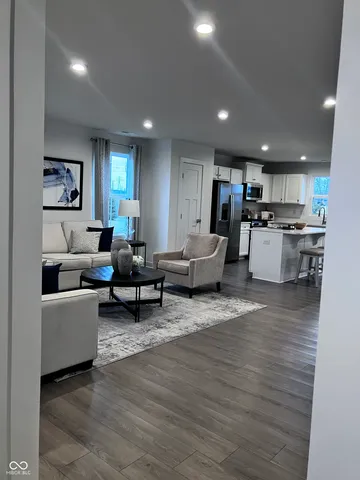 $2,200 | 8514 Broad Street, Indianapolis, IN 46239