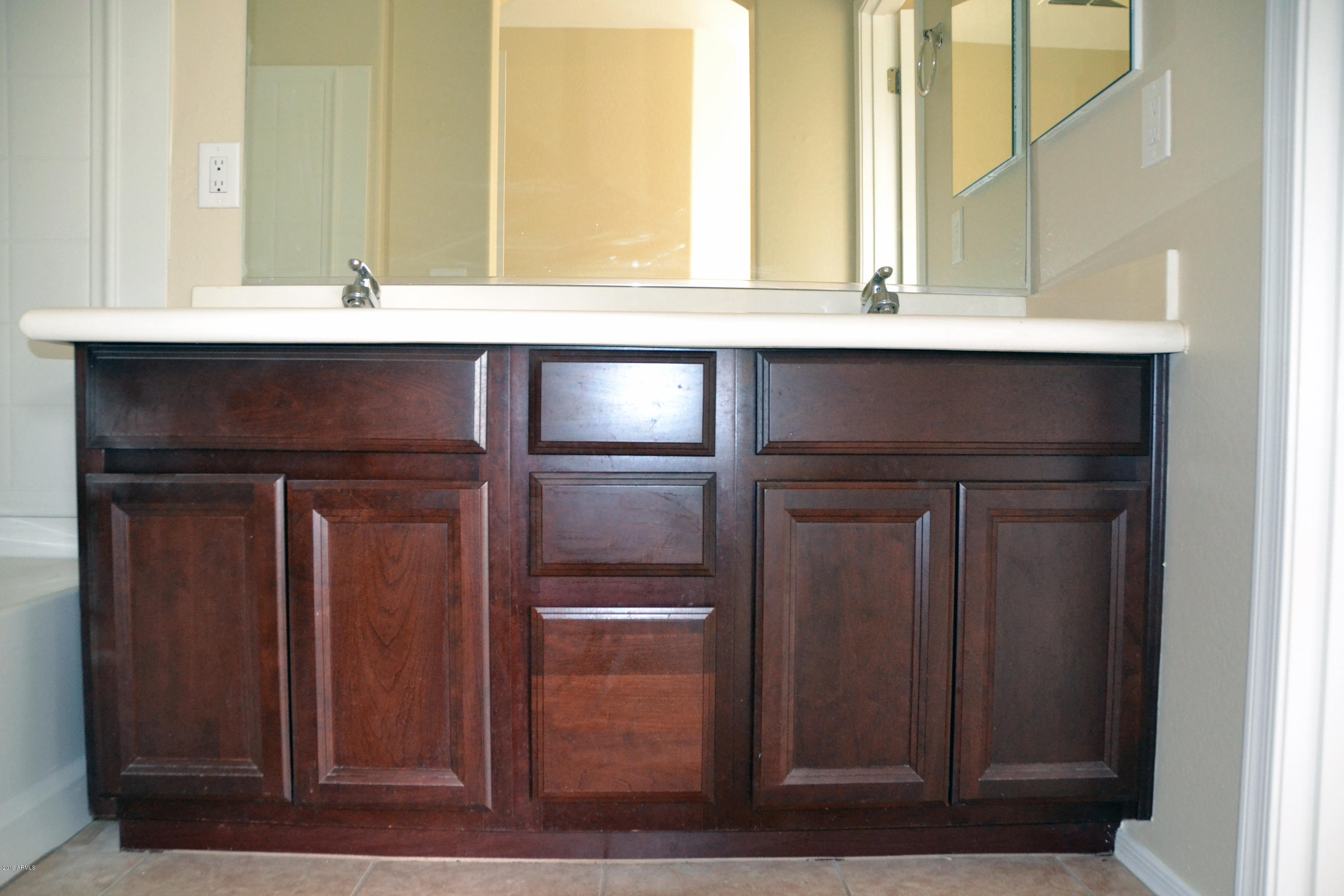 549 North Ranger Trail Gilbert, AZ 85234 - Photo 5 of 20 DSC_0340