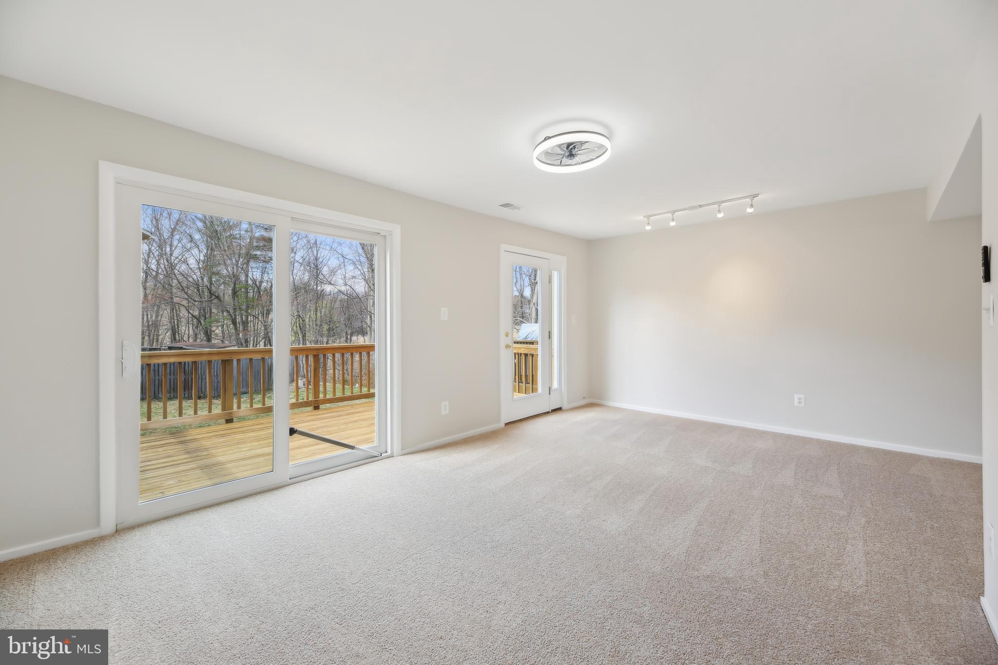 19610 Club Lake Road Gaithersburg, MD 20886 - Photo 4 of 30 Gallery Image 4