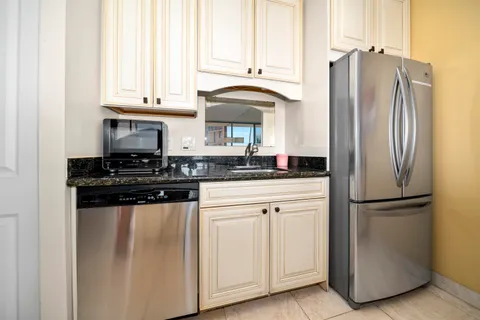 $299,000 | 30 Hauoli Street, Unit 202, Wailuku, HI 96793