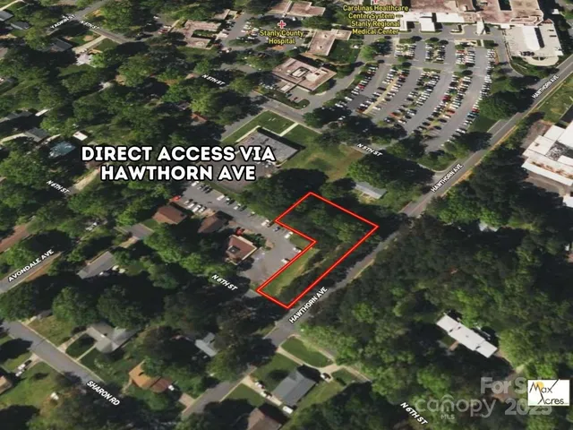 an aerial view of a yard