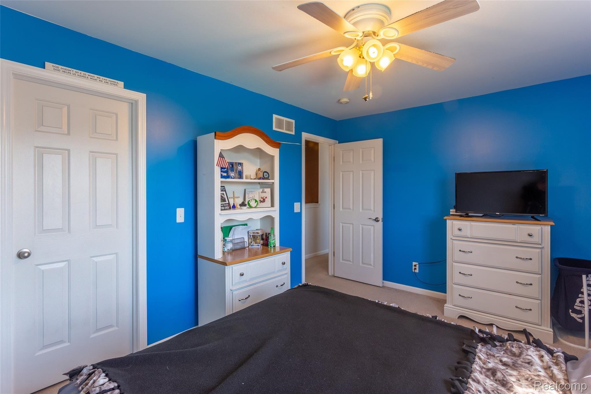 22580 Rambling Drive Macomb, MI 48044 - Photo 30 of 45 Rambling Dr_22580-Upper-Bedroom 2-40.jpg