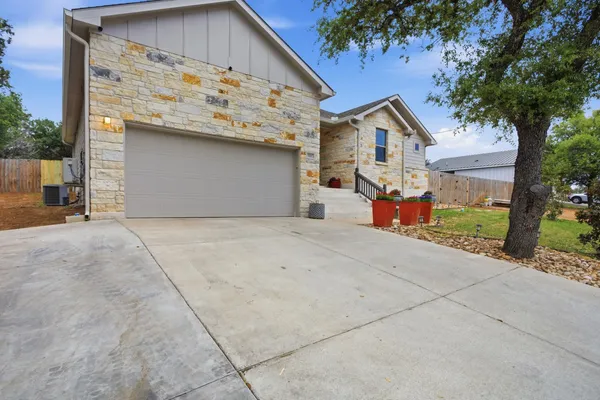 $420,000 | 511 Taylor Drive, Marble Falls, TX 78657