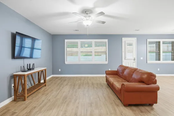 $420,000 | 511 Taylor Drive, Marble Falls, TX 78657