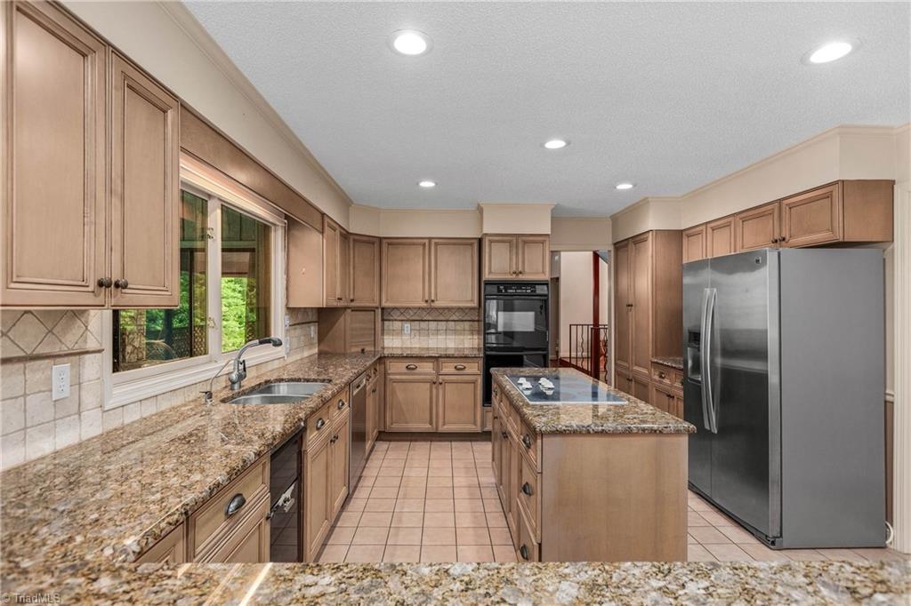 4200 Clinard Road Clemmons, NC 27012 - Photo 13 of 49 Kitchen with island
