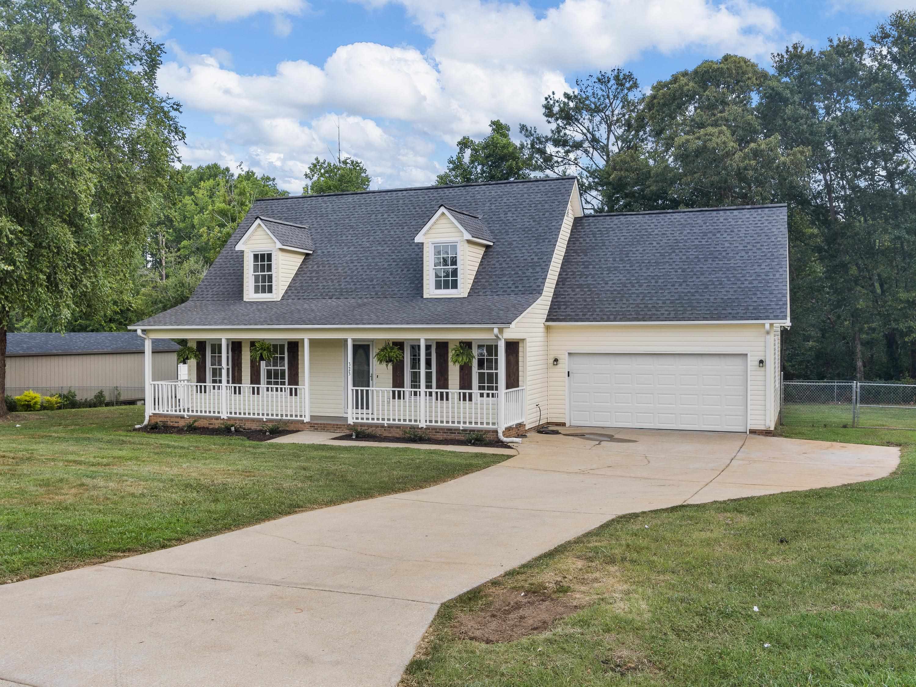 323 Sally Brooke Lane Inman, SC 29349 - Photo 3 of 36