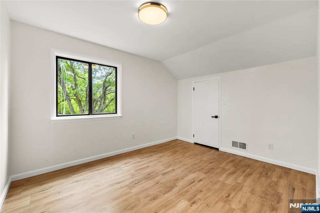 261 Sunset Key Secaucus, NJ 07094 - Photo 20 of 35