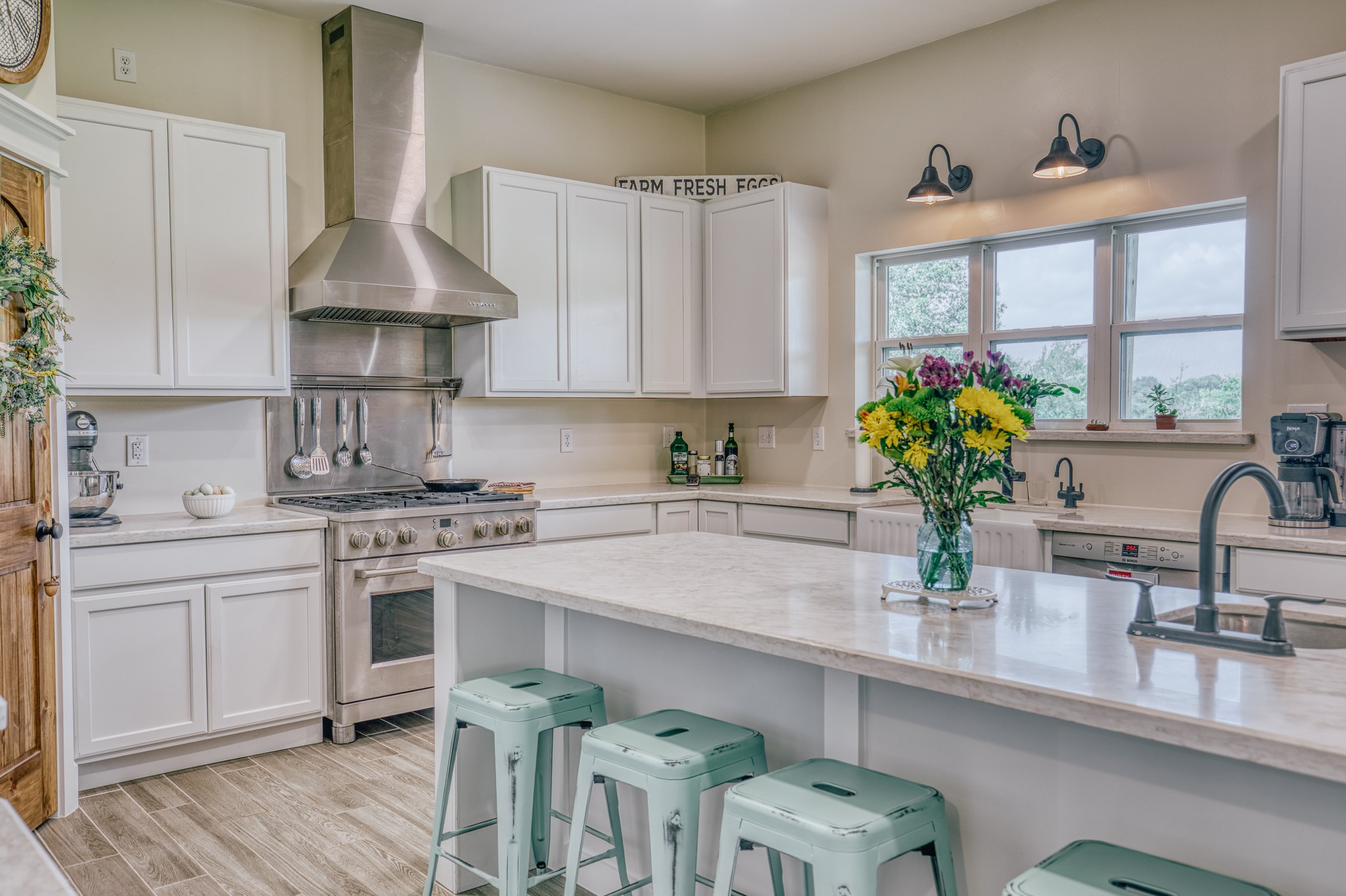 38261 Fm 1736 Road Hempstead, TX 77445 - Photo 18 of 43 Have a seat here!