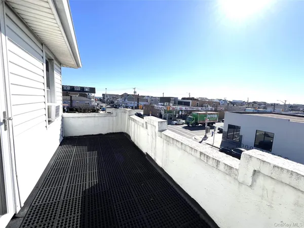 $3,400 | 58 Illinois Avenue, Unit TOP, Long Beach, NY 11561