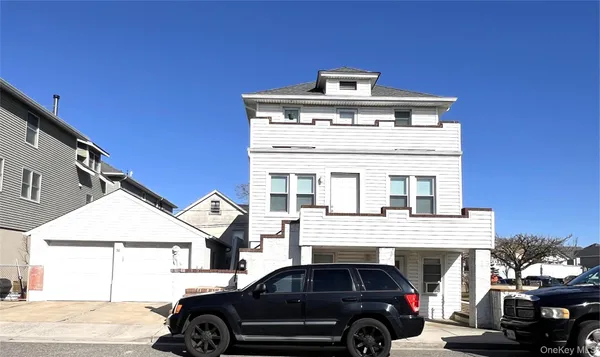 $3,400 | 58 Illinois Avenue, Unit TOP, Long Beach, NY 11561