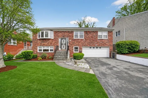 $789,000 | 16 Patti Lane, Yonkers, NY 10701