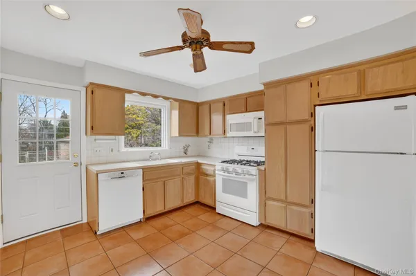 $789,000 | 16 Patti Lane, Yonkers, NY 10701