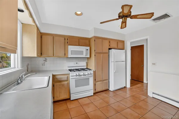 $789,000 | 16 Patti Lane, Yonkers, NY 10701