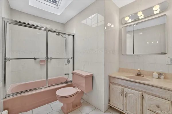 $789,000 | 16 Patti Lane, Yonkers, NY 10701