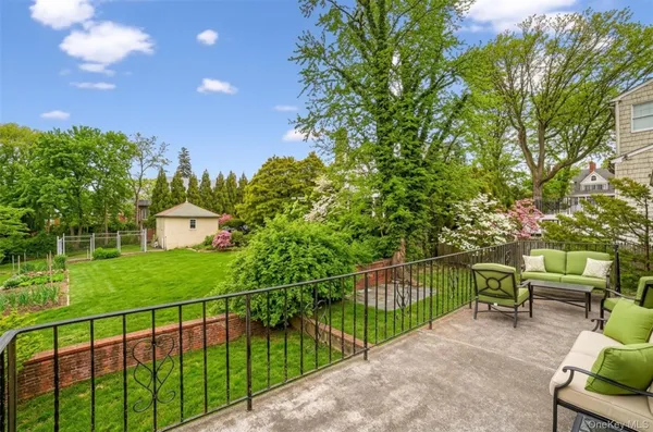 $789,000 | 16 Patti Lane, Yonkers, NY 10701