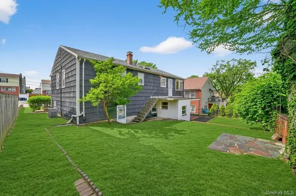 $789,000 | 16 Patti Lane, Yonkers, NY 10701