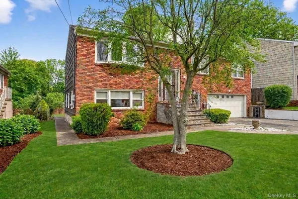 $789,000 | 16 Patti Lane, Yonkers, NY 10701