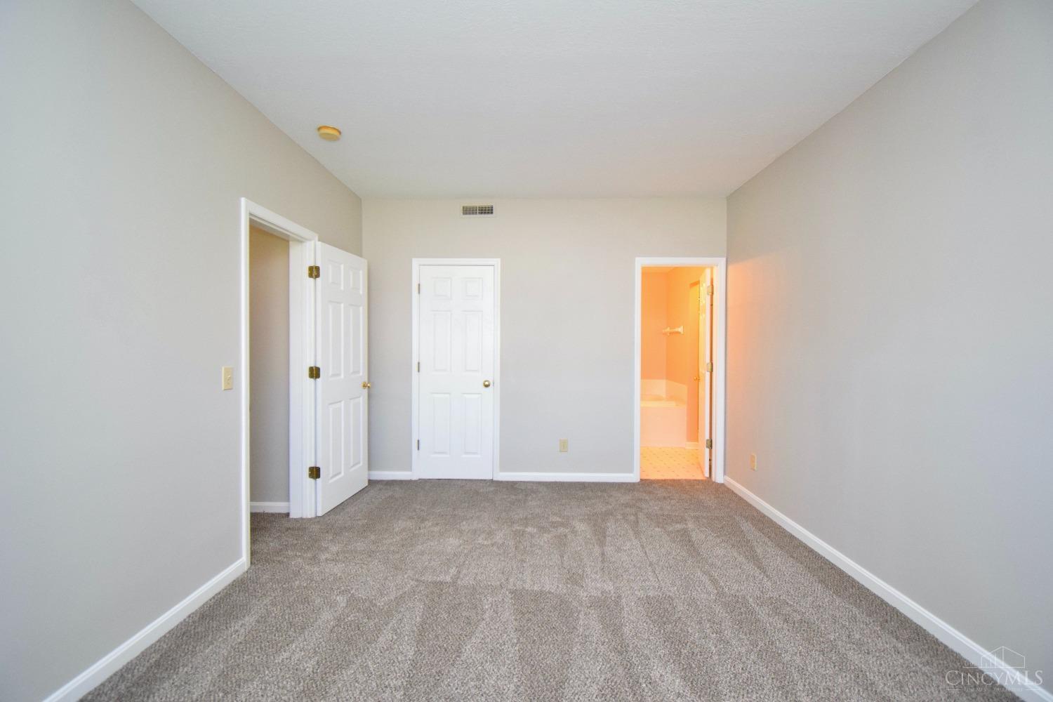 829 Neeb Road, Unit 6 Cincinnati, OH 45233 - Photo 13 of 29 Gallery Image 13
