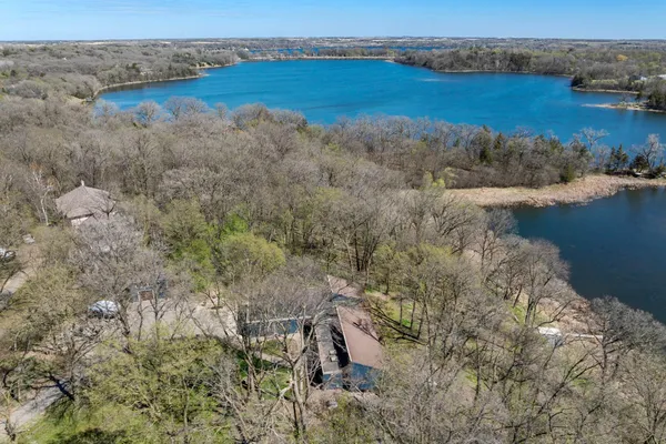 $800,000 | 7481 Long Lake Road, Willmar, MN 56201