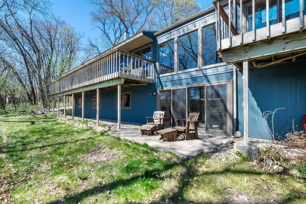 $800,000 | 7481 Long Lake Road, Willmar, MN 56201
