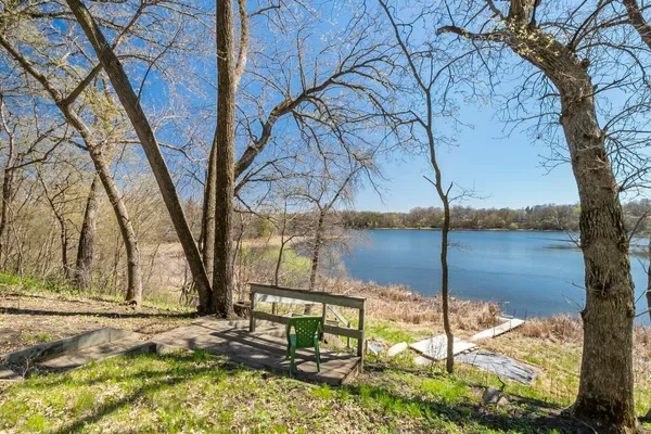 $800,000 | 7481 Long Lake Road, Willmar, MN 56201