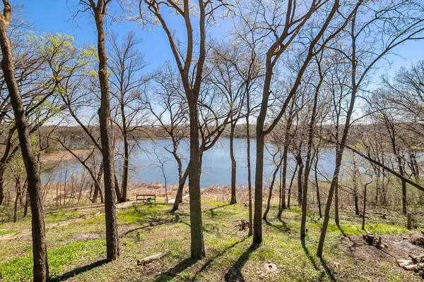 $800,000 | 7481 Long Lake Road, Willmar, MN 56201
