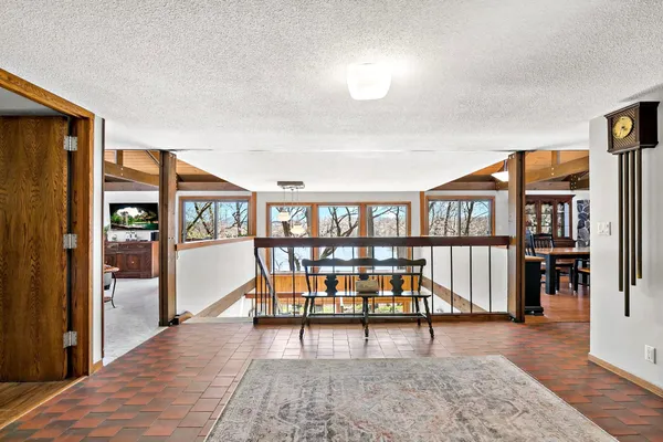 $800,000 | 7481 Long Lake Road, Willmar, MN 56201