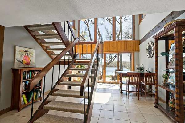 $800,000 | 7481 Long Lake Road, Willmar, MN 56201