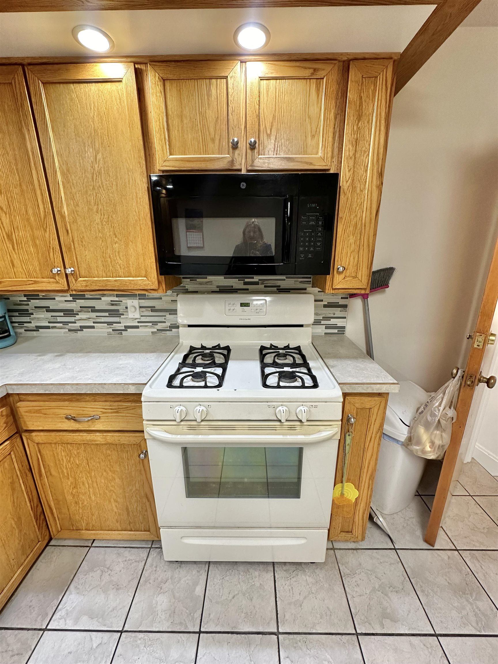 1407 Helen Street Bay City, MI 48708 - Photo 11 of 27 Gallery Image 11