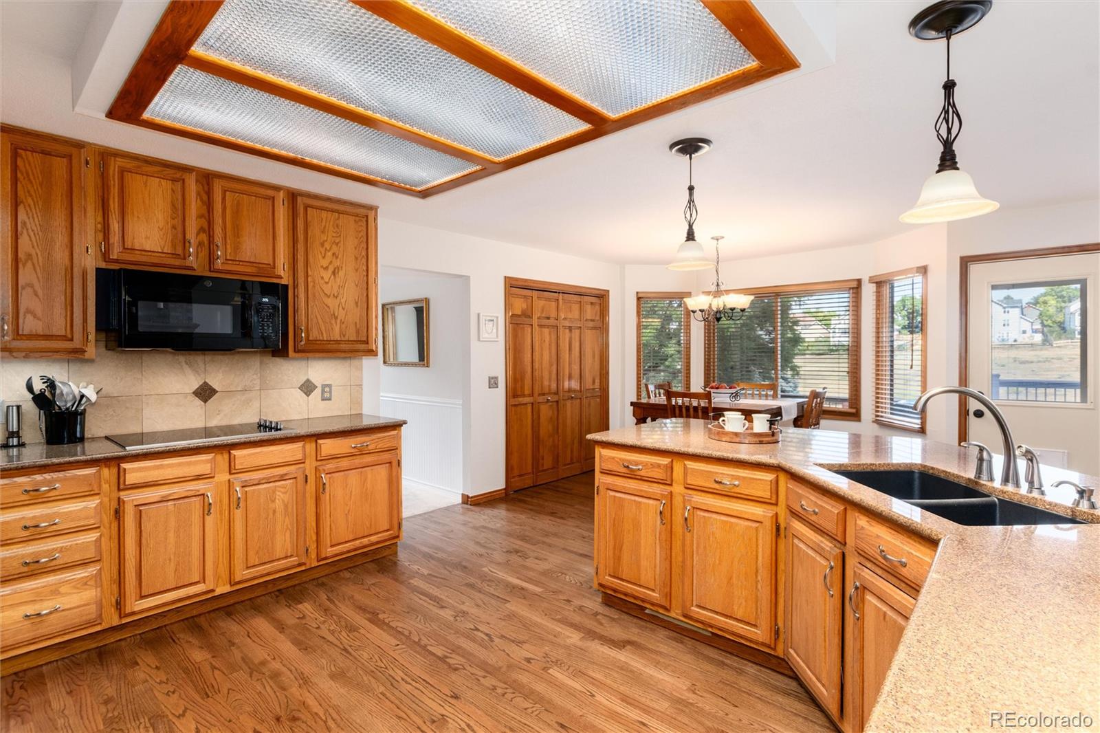 9808 South Isabel Court Highlands Ranch, CO 80126 - Photo 8 of 43