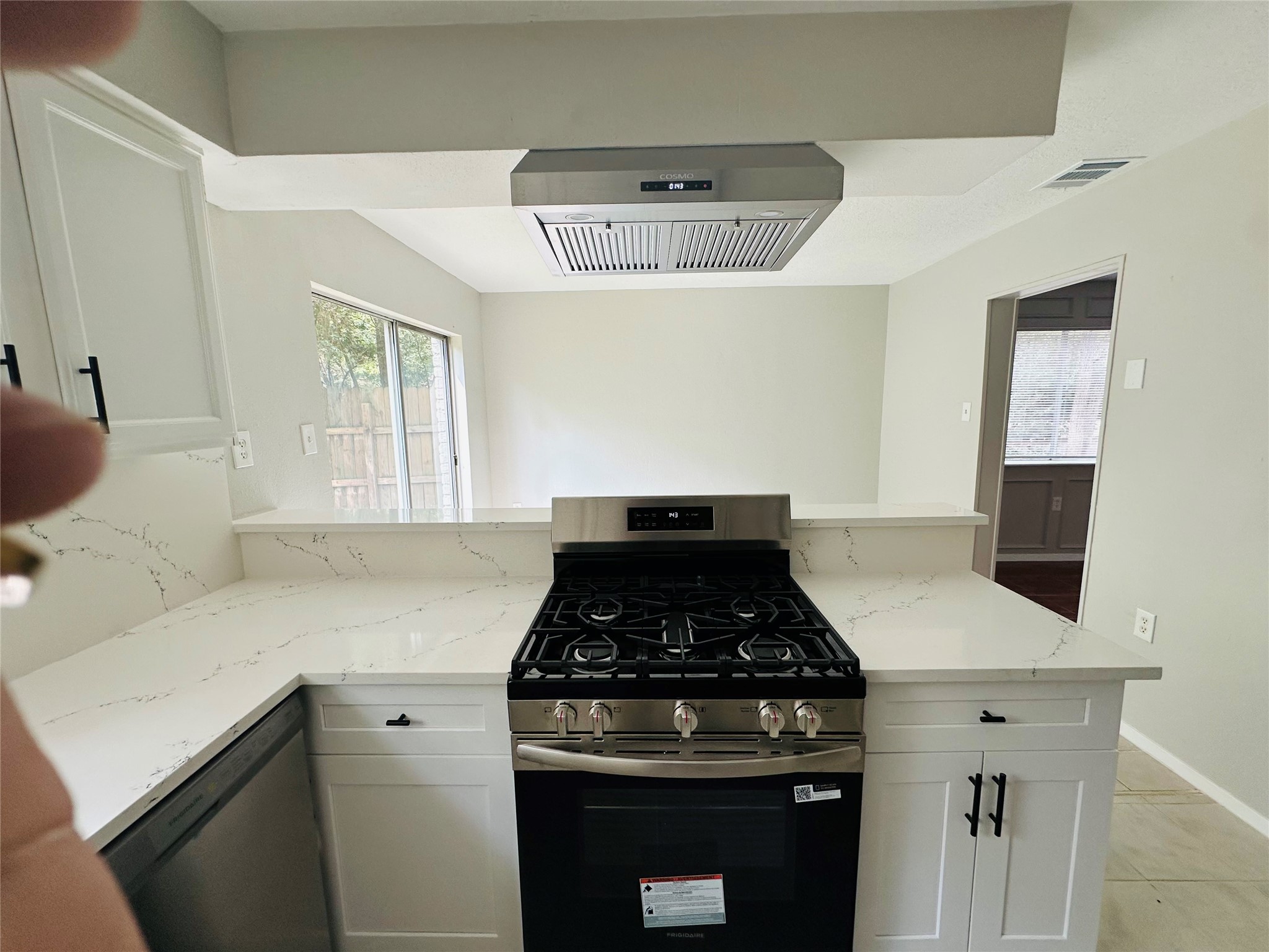 44 Yewleaf Road The Woodlands, TX 77381 - Photo 11 of 33 Gallery Image 11
