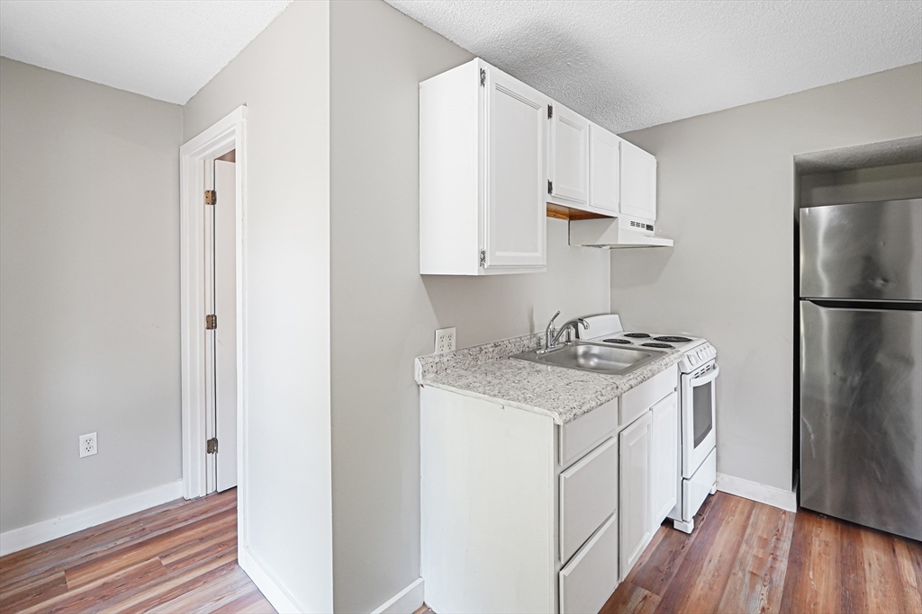 62 Willow Road Ayer, MA 01432 - Photo 4 of 32