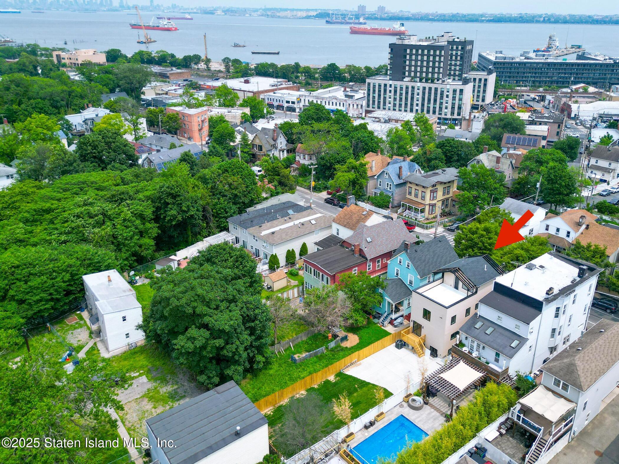 334 Van Duzer Street Staten Island, NY 10304 - Photo 12 of 44 dji_fly_20250613_134416_387_174983645684