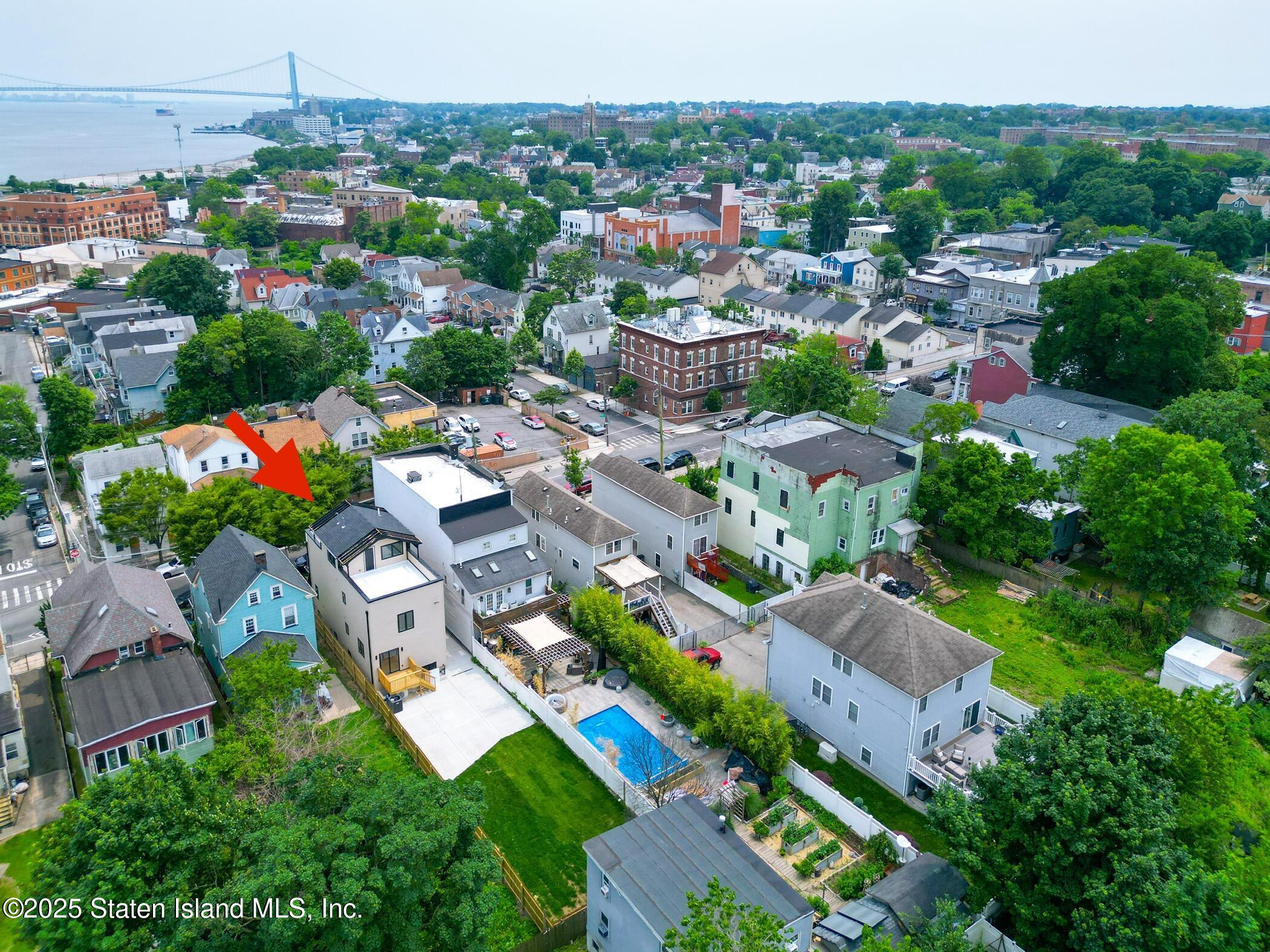 334 Van Duzer Street Staten Island, NY 10304 - Photo 14 of 44 dji_fly_20250613_134444_389_174983645653