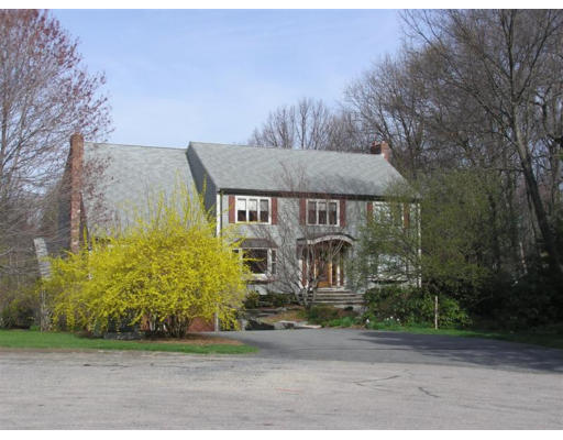 192 East Emerson Road Lexington, MA 02420 - Photo 1 of 16 a front view of a house with garden