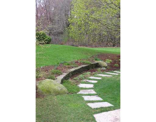 192 East Emerson Road Lexington, MA 02420 - Photo 4 of 16